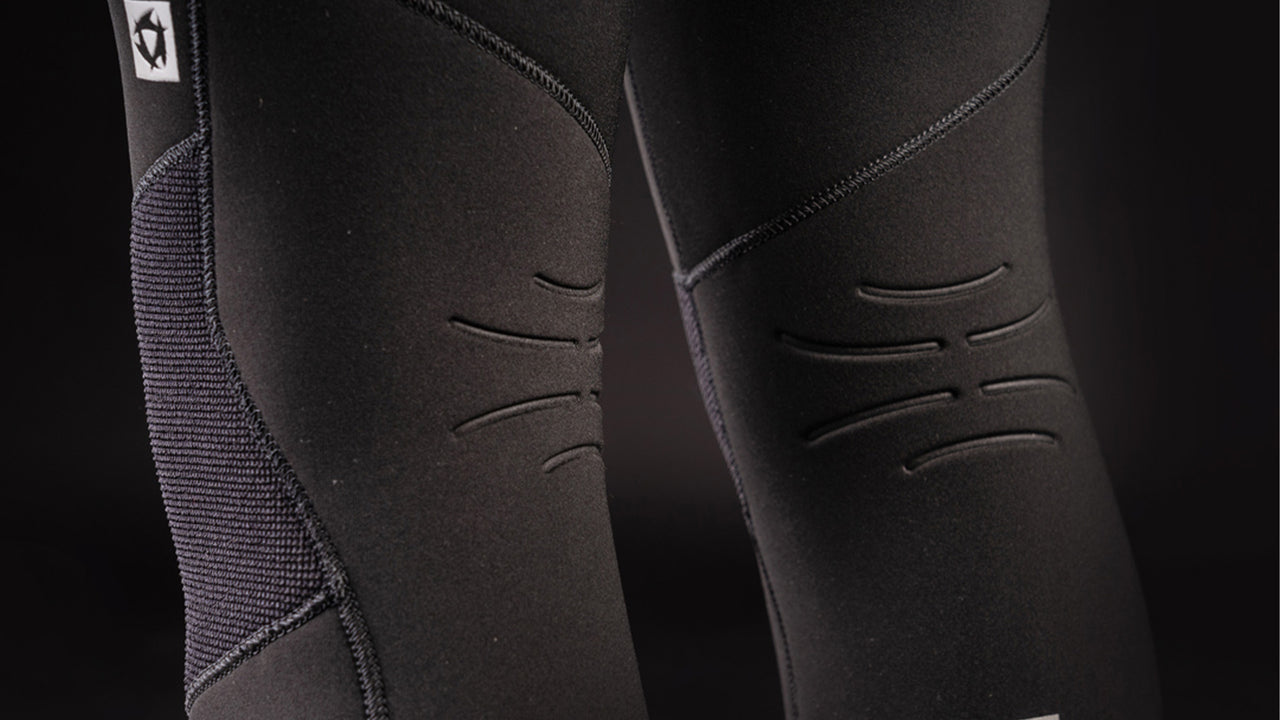 Majestic Fullsuit 5/3mm Fzip - Back knee emboss technology